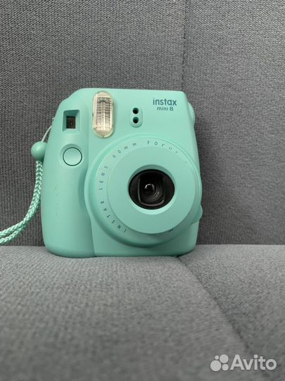 Плёночный фотоаппарат instax mini 8