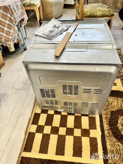 Духовой шкаф Samsung NV70K3370BB