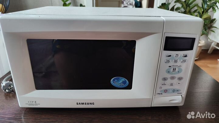 Микроволновая печь Samsung CE2638NR