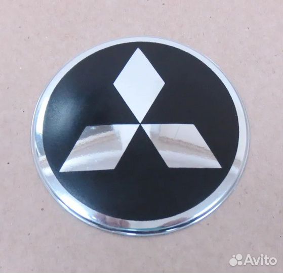 Наклейки на заглушки ступицы Mitsubishi