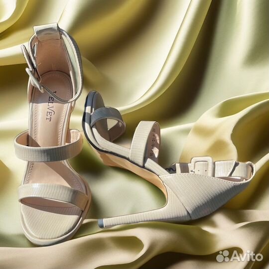 Стильные босоножки на каблуке 36 р новые