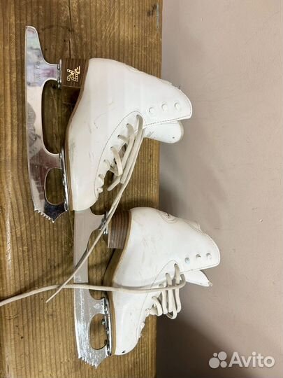 Фигурные коньки risport