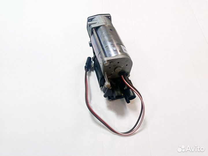 Компрессор пневмоподвески BMW 5-er Wagon F11