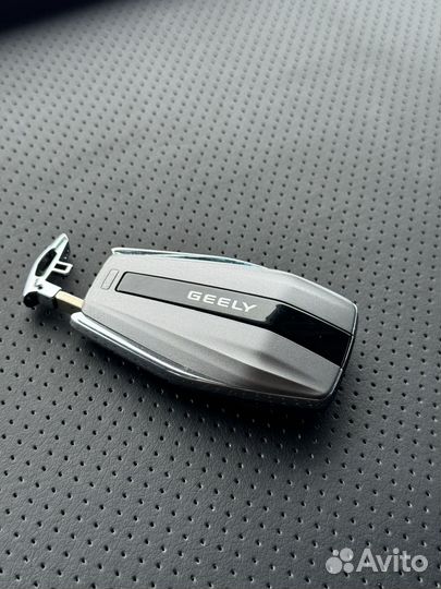 Смарт ключ geely coolray