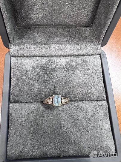 Золотое кольцо с топазом