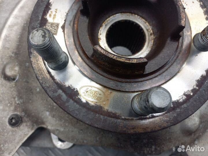 Кулак задний правый Land Rover Discovery 5 L462
