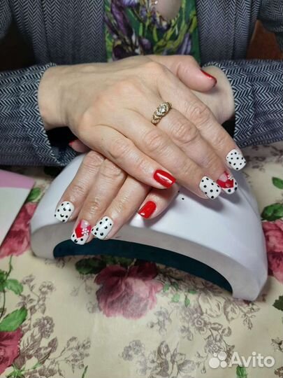 Наращивание и покрытие ногтей