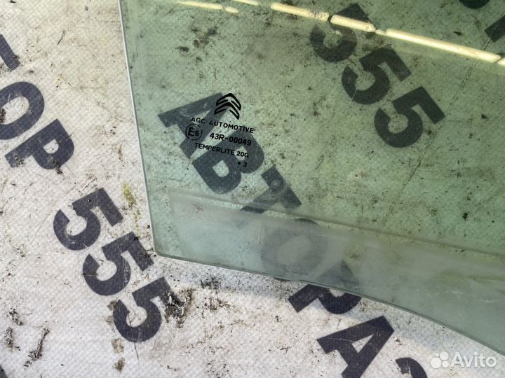 Стекло двери передней правой Citroen C4