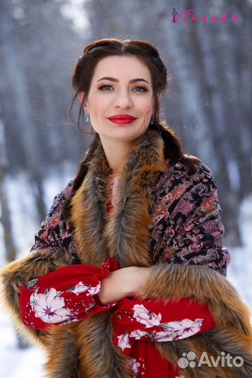 Шаль с мехом в русском стиле