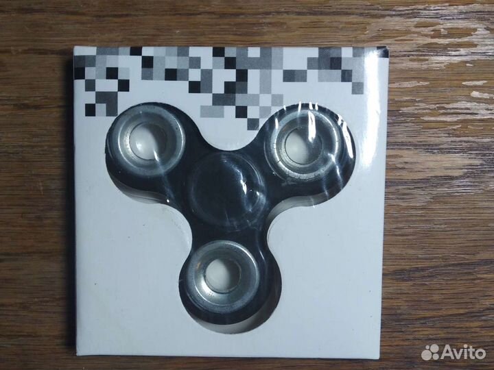 Спиннер с металлическими вставками