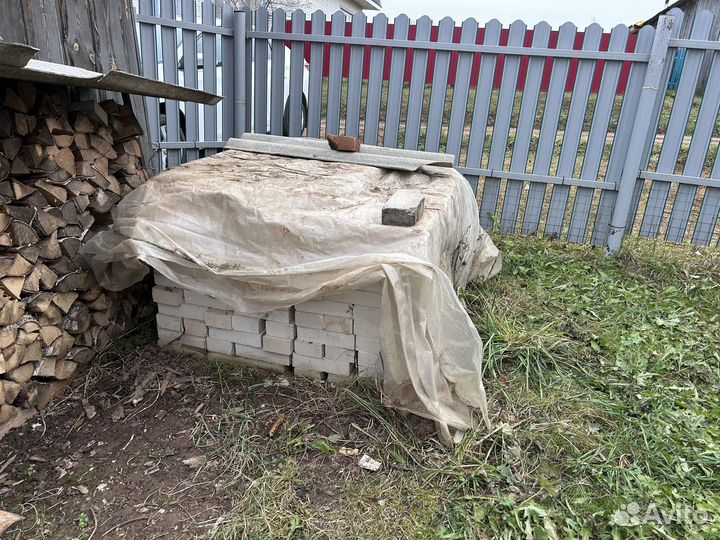 Поддон кирпича