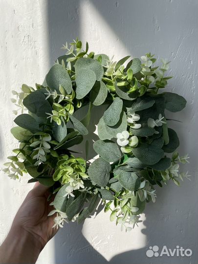 Декоративный венок на дверь