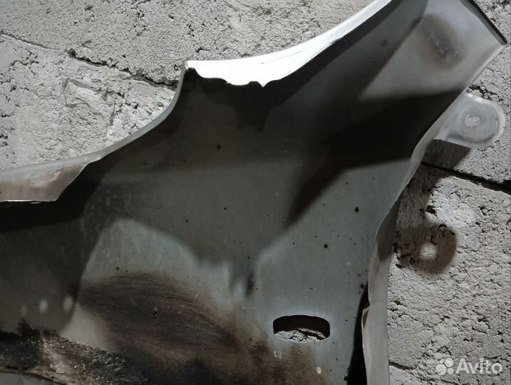 Крыло переднее правое mazda 3 bk седан