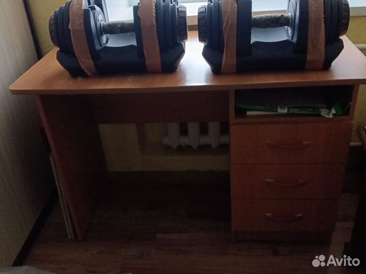 Письменный стол