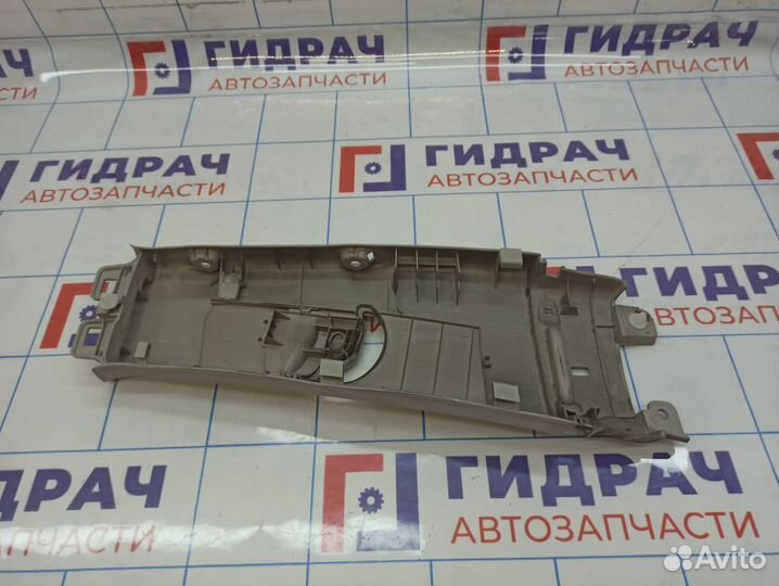 Обшивка стойки средней левой верхняя Toyota Land C