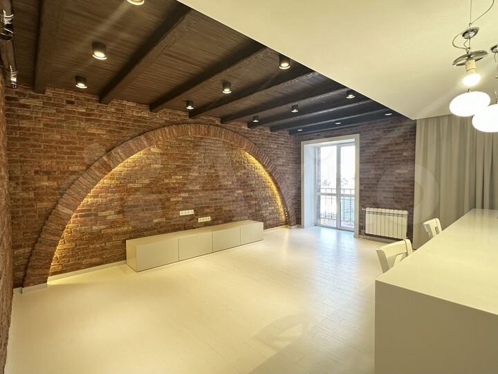 3-к. квартира, 106,3 м², 2/10 эт.