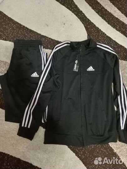 Спортивный костюм женский