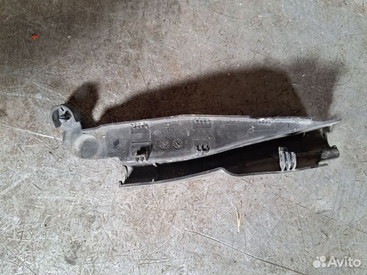 Накладка петля багажника Audi A6 C6