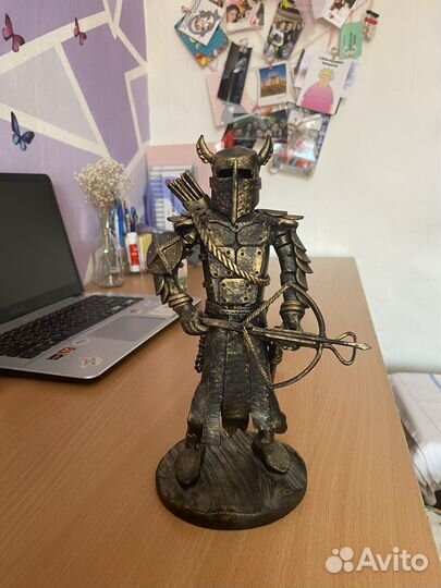 Статуэтка гладиатор в доспехах