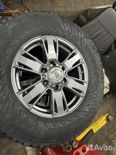 Nokian Tyres Hakkapeliitta 9 SUV 265/65 R17