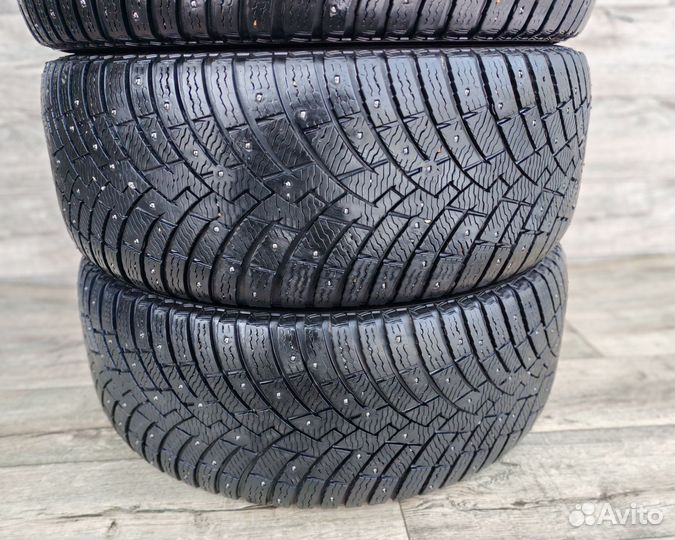 Pirelli Scorpion Ice Zero 2 285/60 R18