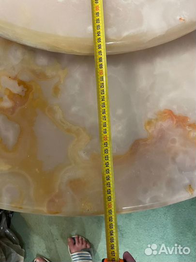 Стол из натурального камня Оникс