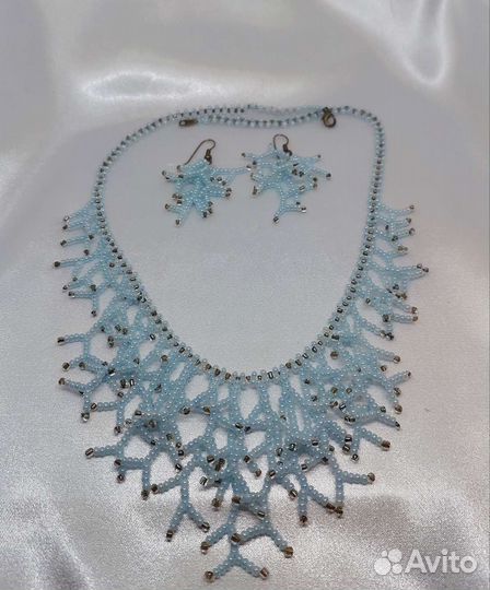 Колье,ожерелье,воротник из бисера