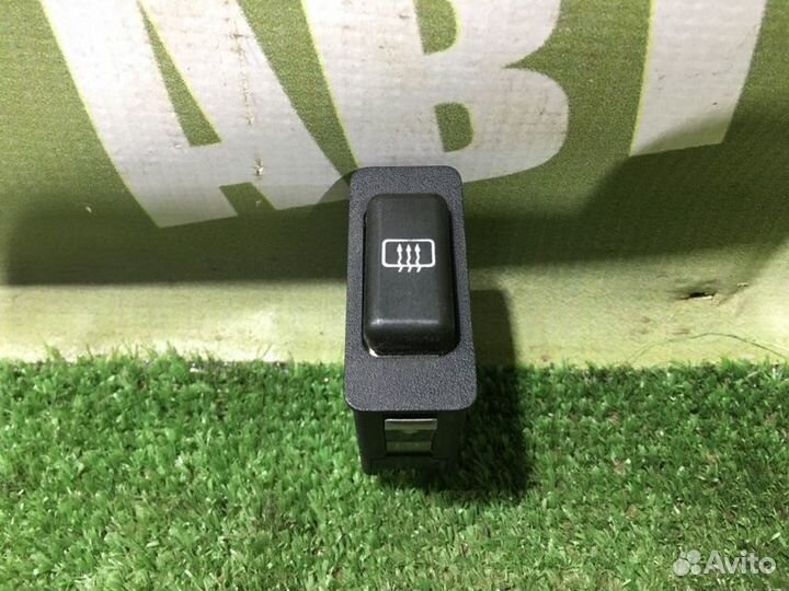 Кнопка обогрева заднего стекла Bmw 5-Series E34