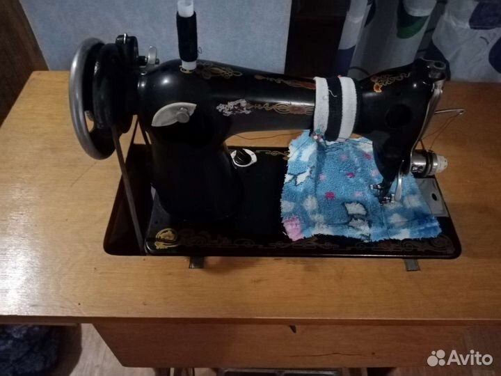 Швейная машинка б/у