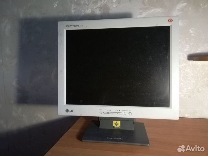 Монитор LG 15 дюймов