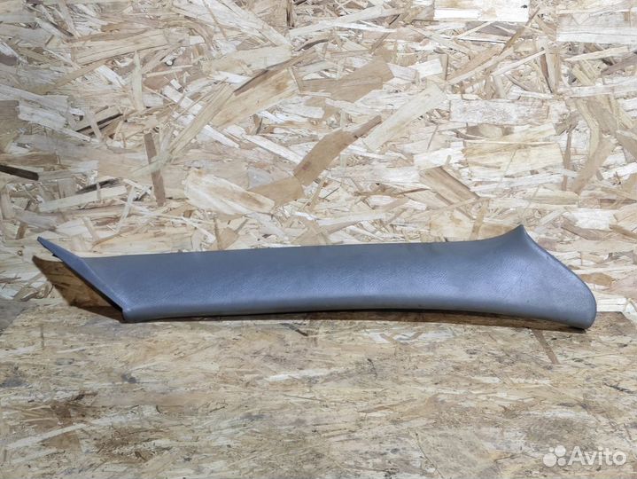 Обшивка стойки правая Subaru Forester S11