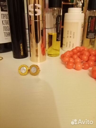 Серьги пуссеты с перламутром