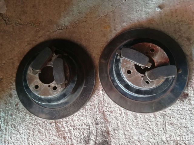 Задние тормозные диски и колодки Subaru