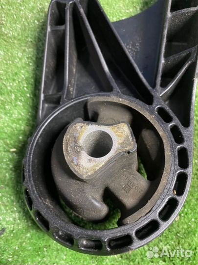 Подушка МКПП Opel Astra J A14XER 2011