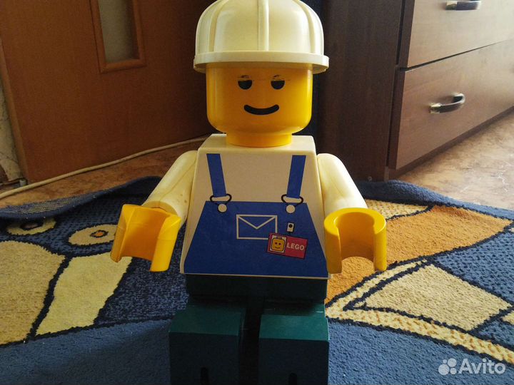Большой Лего человечек
