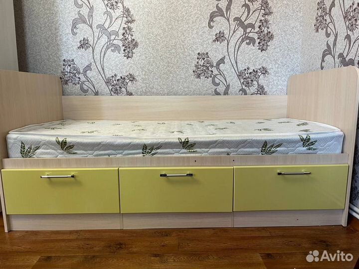 Детская кровать дельфин с матрасом