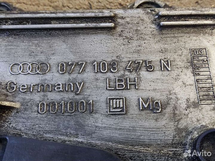 Крышка клапанная левая 4.2 AXQ VW Туарег