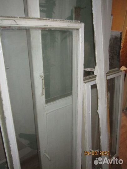 Окно деревянное балконное