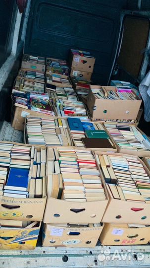 Книги для интерьера и декора с домашней библиотеки