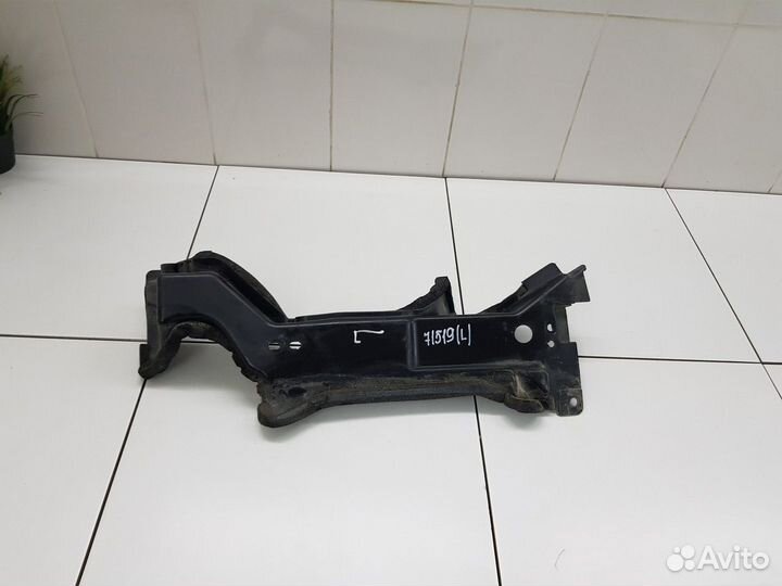 Пыльник радиатора левый (Geely Coolray)