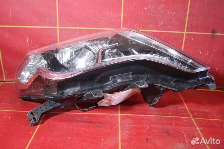 Фара правая Toyota Land Cruiser Prado