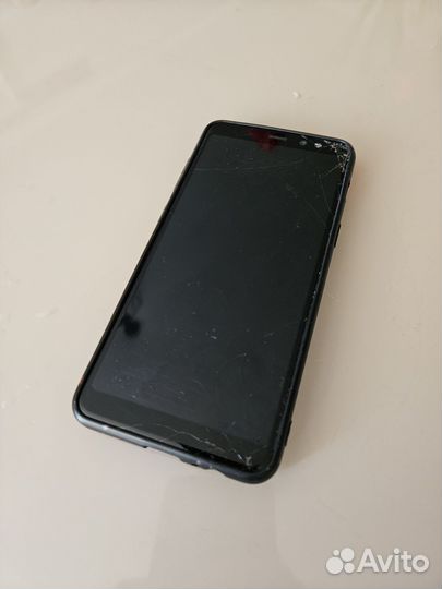 Samsung Galaxy A8 (2018), 4/32 ГБ