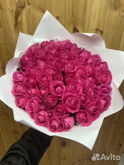 Малиновые высокие розы 70 см от 15 роз Доставка