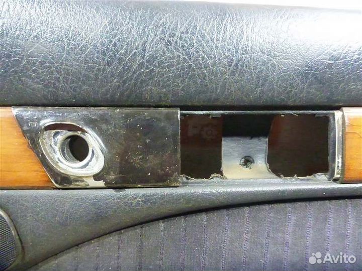 Обшивка двери передняя правая Audi 100 4A2 AAR