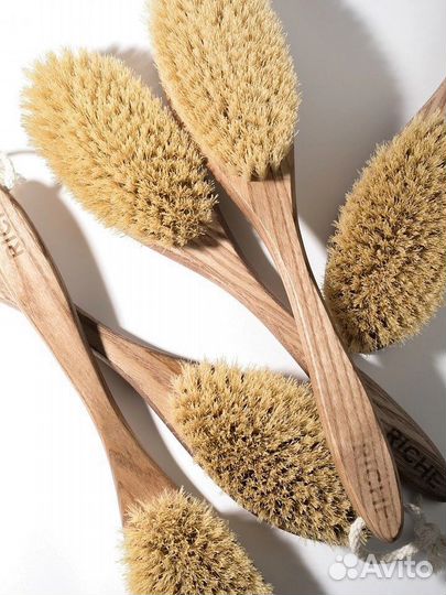 Riche Новая Антицеллюлитная массажная щётка