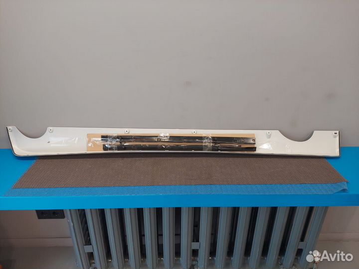 Накладка порога правая Volvo XC 60 новая оригинал