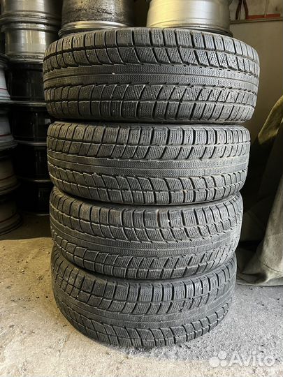 Triangle TR777 215/70 R15