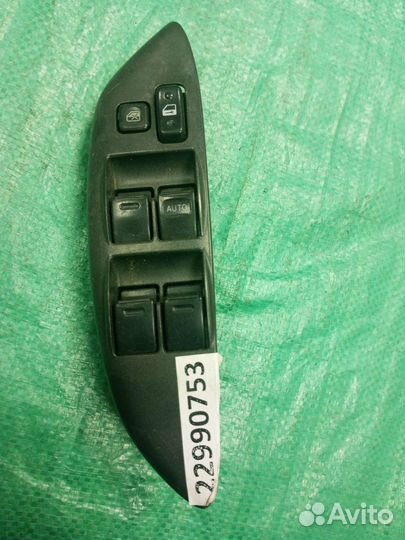 Блок управления стеклоподьемниками Toyota Vitz