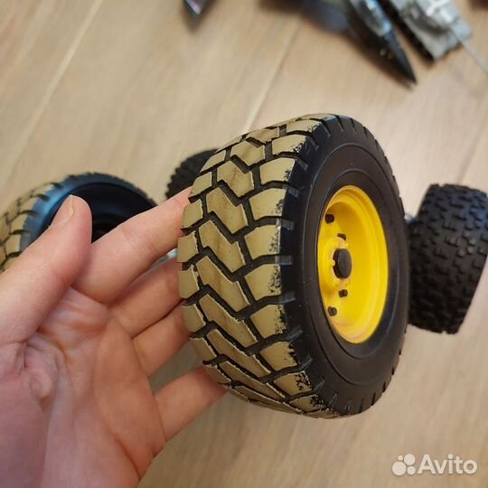Колеса от игрушечной машины