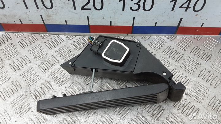 Педаль Mercedes-Benz C-Класс W204/S204 2011